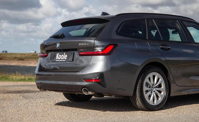 BMW 3-SERIE Touring 330e High Executive LED / DEALER ONDERHOUDEN / CAMERA / CARPLAY / PHEV