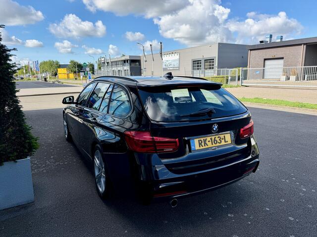BMW 3-SERIE Touring 318i Corporate Lease Executive