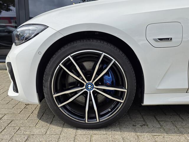 BMW 3-SERIE 320e High Executive + LASER + KEYLESS + CAMERA