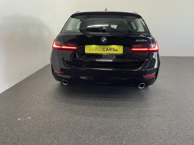BMW 3-SERIE Touring 330e Touring SportLine PHEV 292 PK AUT Navi Carplay Camera Achter PDC V+A Winterpack Sport Stoelen Active Protection Ambiance Licht