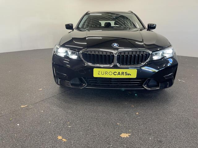 BMW 3-SERIE Touring 330e Touring SportLine PHEV 292 PK AUT Navi Carplay Camera Achter PDC V+A Winterpack Sport Stoelen Active Protection Ambiance Licht
