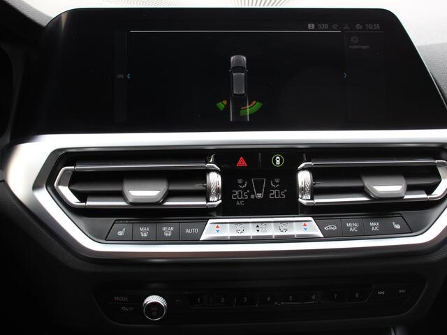 BMW 3-SERIE Touring 330e xDrive 292 PK 4WD M Sport Climate Control Stoel Stuurverwarming Full LED 18" Velgen Navigatie Prof Carplay/Android Auto PDC VA Trekhaak Elektrisch Sensatec
