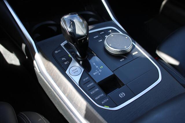 BMW 3-SERIE Touring 330e xDrive High Executive M-SPORT NAVI LED VIRTUAL TH 84000KM!!!