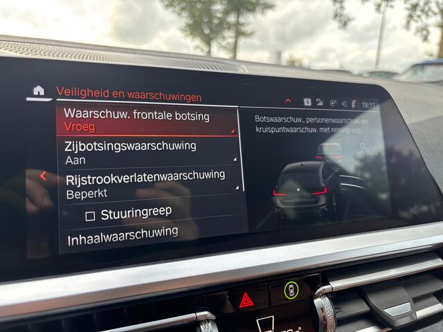 BMW 3-SERIE Touring 318i High Executive Edition | M Pakket | Shadow Line | Assisted Driving | Trekhaak