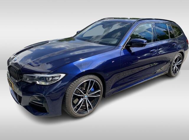 BMW 3-SERIE Touring 330i High Executive Ed. M Sport / Trekhaak / Panoramadak / 360Camera / Head-up / Keyless / 19'' / Harman Kardon / Leder / Stuur+Stoelverwarming / Dodehoek / DAB / ACC