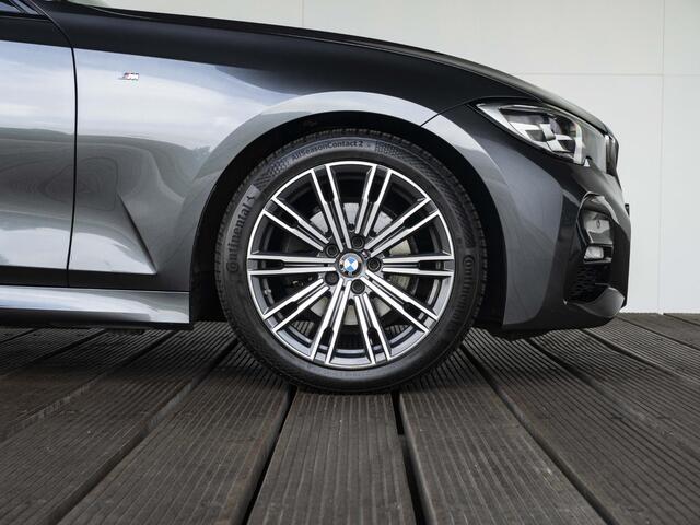 BMW 3-SERIE 320i Sedan | Executive Edition | 18 inch | Cruise Control | HIFI | M Sportodnerstel | Stoelverwarming