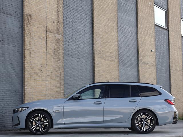 BMW 3-SERIE Touring 330e xDrive M Sport | Pano | Haak | Camera | Sfeerverlichting