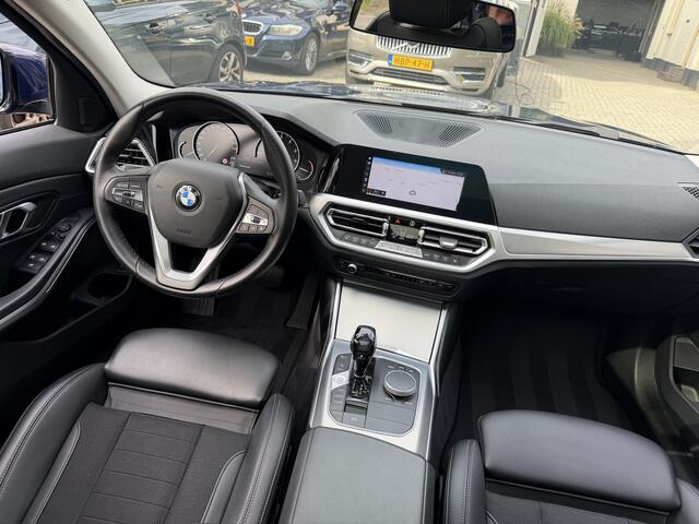 BMW 3-SERIE Touring 330i xDrive High Executive Panorama dak (schuif/kantel dak) Dealeronderhouden