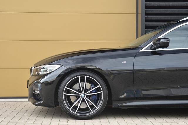 BMW 3-SERIE Touring 330i High Exe * M-Sport * Panoramadak * Head-up * Sfeerverlichting * Camera *