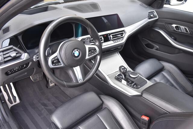 BMW 3-SERIE Touring 330i High Exe * M-Sport * Panoramadak * Head-up * Sfeerverlichting * Camera *