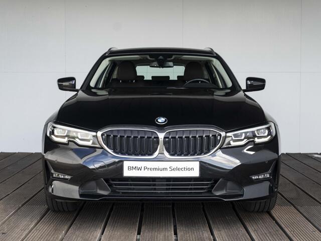 BMW 3-SERIE 330i Touring | High Executive | Parking Assistant | HIFI | 17 inch | Cruise Control | Trekhaak