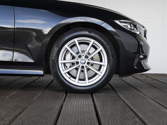 BMW 3-SERIE 330i Touring | High Executive | Parking Assistant | HIFI | 17 inch | Cruise Control | Trekhaak