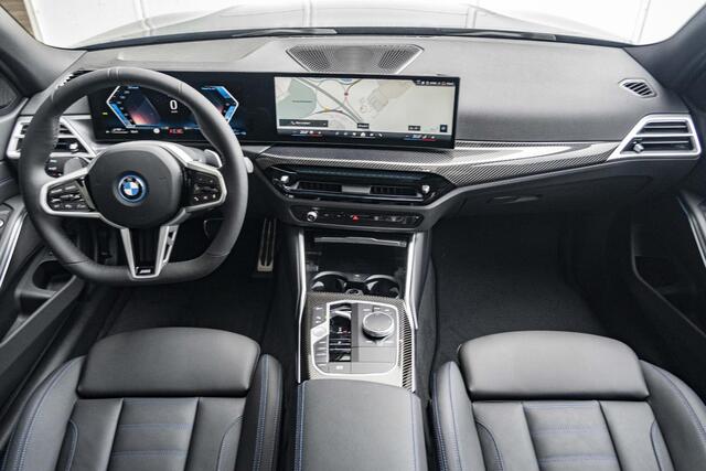 BMW 3-SERIE 330e Touring | M Sportpakket Pro | Comfort Access | Panoramadak | Driving Assistant | HIFI | 18 inch | Parking Assistant | Trekhaak