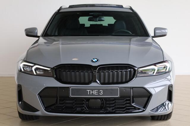 BMW 3-SERIE Touring 330e High Executive | M Sportpakket Pro | Innovation Pack | Comfort Pack | Individual Lak