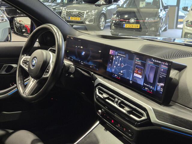 BMW 3-SERIE Touring 330e xDrive M-Sport | Panorama | HUD | Full optie