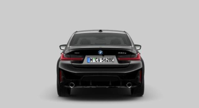 BMW 3-SERIE 330e xDrive M Sport - Active Cruise Control - Elektrisch verstelbare/verwarmde stoelen - Comfort Access - Sportstoelen - Parking Assistant Plus - BMW Live Cockpit Professional - Getinte ruiten