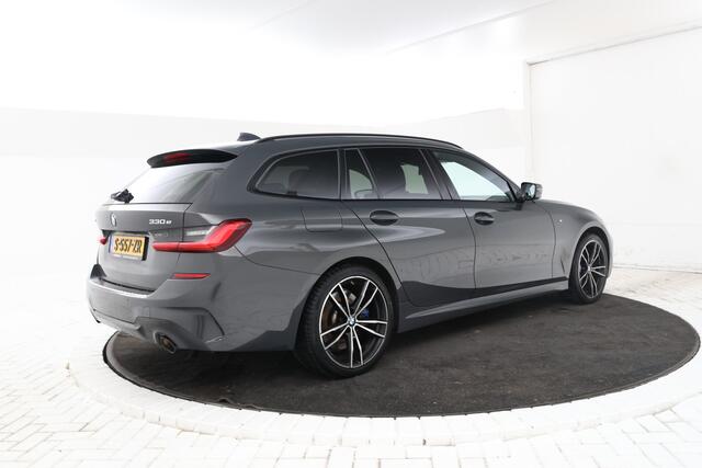 BMW 3-SERIE Touring 330e xDrive High Executive Panorama, M-Pakket, Trekhaak!