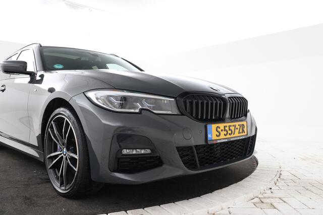 BMW 3-SERIE Touring 330e xDrive High Executive Panorama, M-Pakket, Trekhaak!
