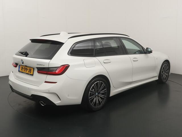 BMW 3-SERIE Touring 330e High Executive M-Sport Full Options I PANO I LED I Sportstoelen I Adapt Cruise I Head-Up I 18"LM