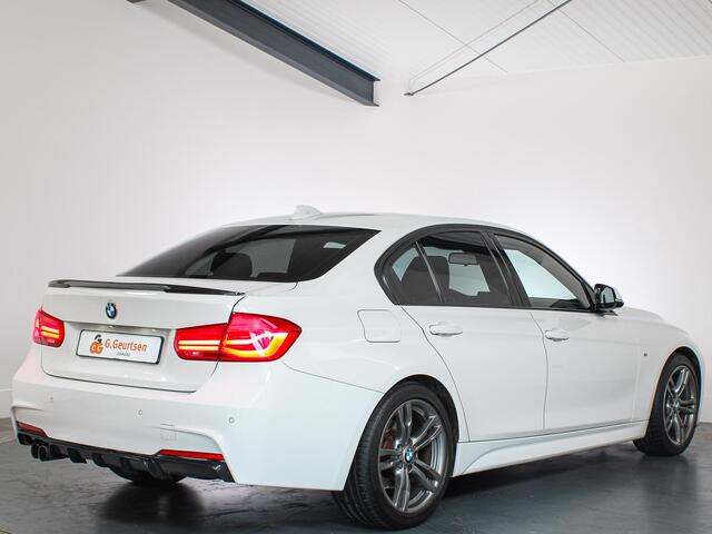 BMW 3-SERIE 320i High Executive M-Sport LED, Cruise Control, Stoelverwarming, Bluetooth, Navigatie