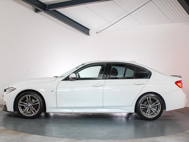 BMW 3-SERIE 320i High Executive M-Sport LED, Cruise Control, Stoelverwarming, Bluetooth, Navigatie