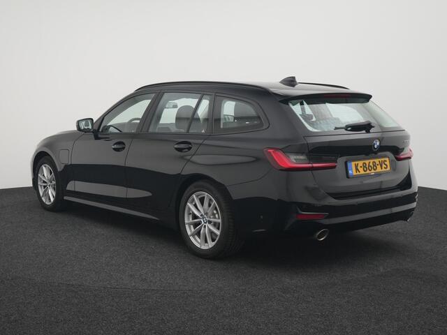 BMW 3-SERIE Touring 330e High Executive Adaptief Cruise | Lederen bekleding | 360 Camera | Stoel & Stuurverwarming | El. Achterklep |