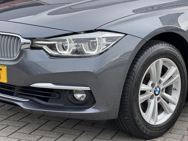 BMW 3-SERIE Touring 318i Edition Luxury Line Purity Executive NL-AUTO | LEDER | STOELVERWARMING | NAVI
