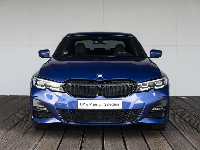 BMW 3-SERIE Sedan 330e SoH 89% | High Executive | M Sport | Stoelverwarming | Harman Kardon | LED | Cruise Control | 19'' |