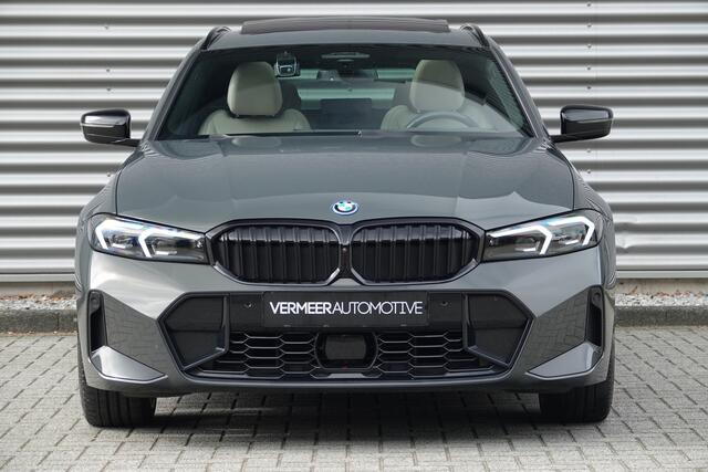 BMW 3-SERIE Touring 330e M-Sport Pro | Panodak | Trekhaak | H&K | HUD | Carbon | Memory | ACC |