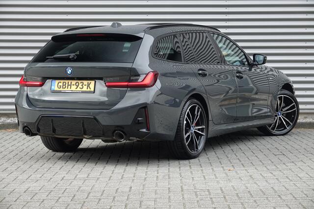 BMW 3-SERIE Touring 330e M-Sport Pro | Panodak | Trekhaak | H&K | HUD | Carbon | Memory | ACC |