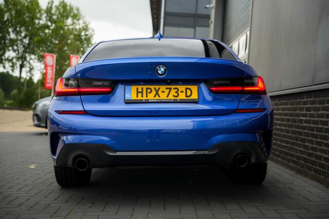 BMW 3-SERIE 320i 184 pk High Executive M-Sport / Laser/ Pano-Dak/ ACC/ 360° Camera/ HUD/ H&K/ Keyless/ Adaptief M/ Memory/ Stoelverw. V+A/ 19" LMV