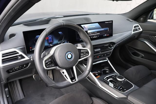 BMW 3-SERIE Touring 330e | 25MY | LCI FACELIFT | BTW-AUTO | ELEK. HAAK | HEAD UP | HARMAN & KARDON | SFEERVERLICHTING | 360 CAMERA | MEMORY SEATS | PANO |