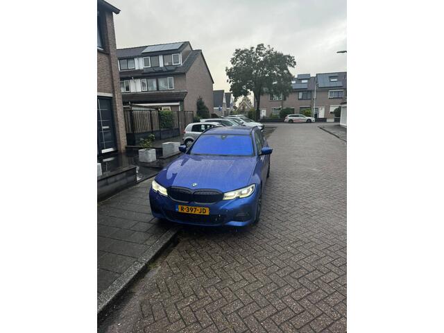 BMW 3-SERIE Touring 320d High Executive Bj 2021 191PK Dealer onderhouden Vol optie !!
