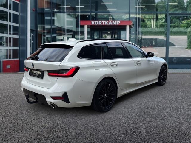 BMW 3-SERIE 318I SPORTLINE M-PAKKET TREKHAAK/LEDER/CAMERA/STOELVERW/E-KLEP/CRUISE