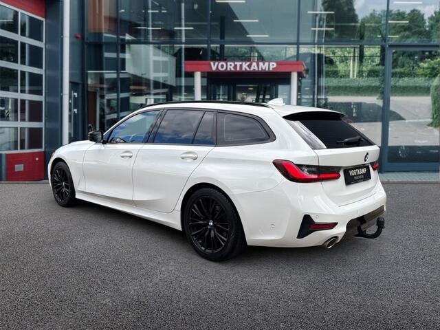 BMW 3-SERIE 318I SPORTLINE M-PAKKET TREKHAAK/LEDER/CAMERA/STOELVERW/E-KLEP/CRUISE