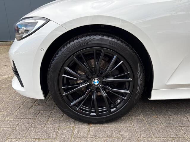 BMW 3-SERIE 318I SPORTLINE M-PAKKET TREKHAAK/LEDER/CAMERA/STOELVERW/E-KLEP/CRUISE
