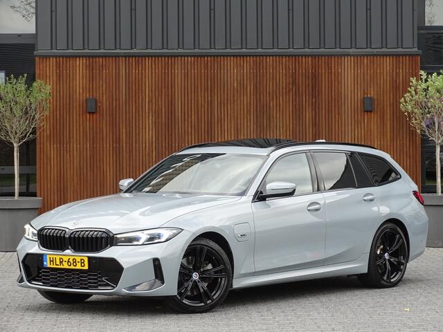 BMW 3-SERIE Touring 330e 292PK X-Drive M-Sport / Brooklyn / 2022 / pano / LED