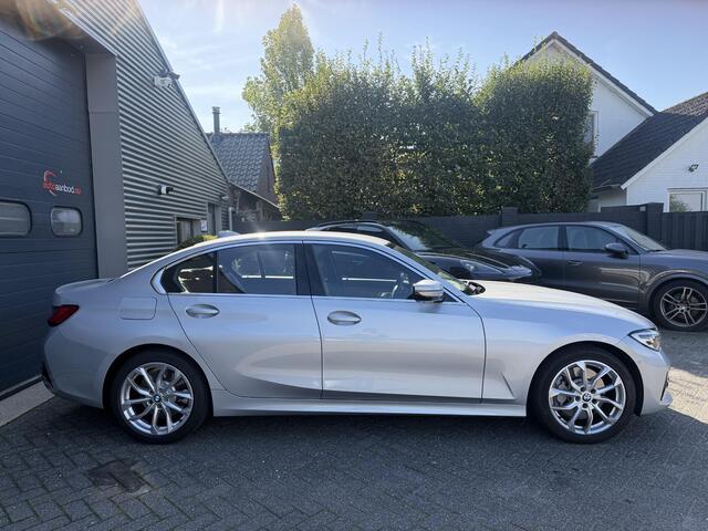 BMW 3-SERIE 330e High Executive | Camera | Navigatie | Memory Stoelen | Lederen Bekleding | Stoelverwarming |