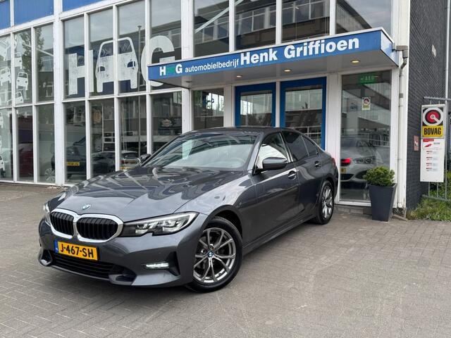 BMW 3-SERIE 318i Executive Edition Sport Line I LED I Carplay I Sportstoelen