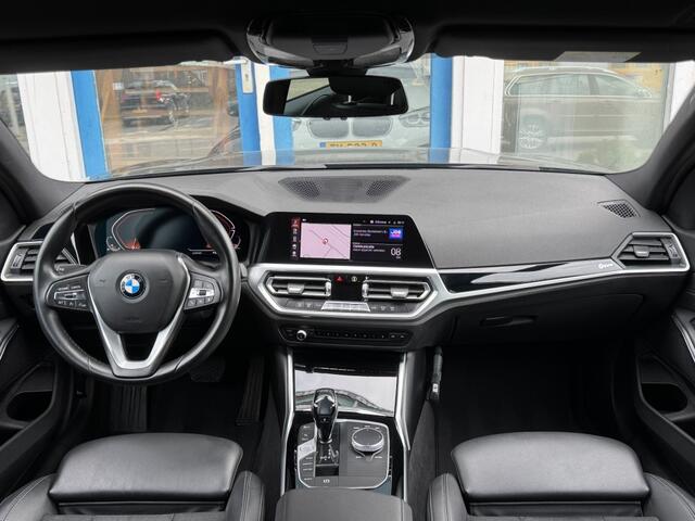 BMW 3-SERIE 318i Executive Edition Sport Line I LED I Carplay I Sportstoelen
