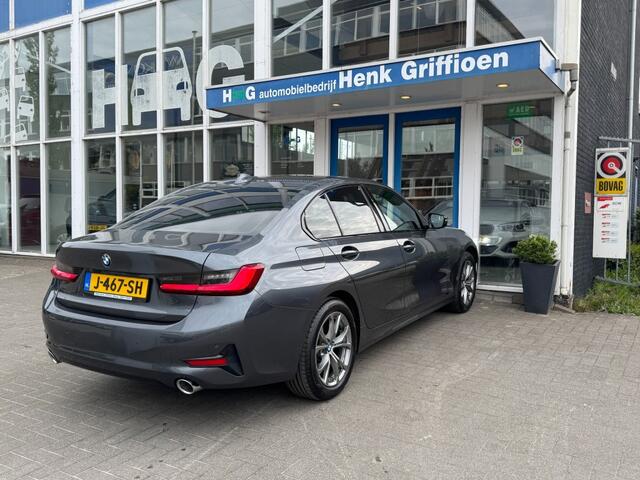 BMW 3-SERIE 318i Executive Edition Sport Line I LED I Carplay I Sportstoelen