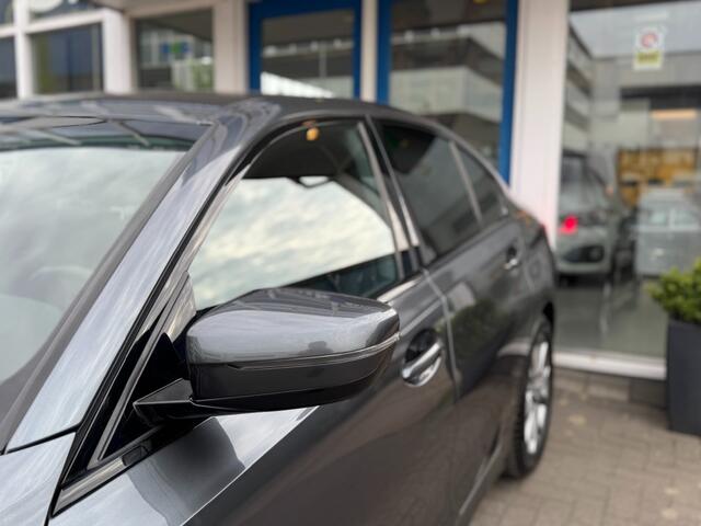 BMW 3-SERIE 318i Executive Edition Sport Line I LED I Carplay I Sportstoelen