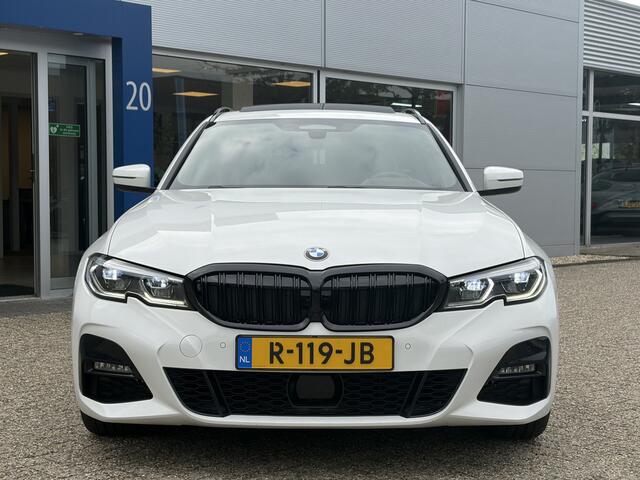 BMW 3-SERIE Touring 330e High Executive M-Sport Full Options | PANO I LED I Sportstoelen I Adapt Cruise I Head-Up I 18"LM |