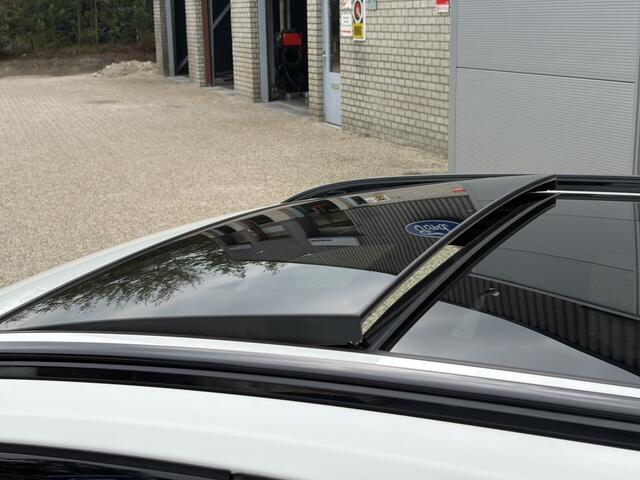 BMW 3-SERIE Touring 330e High Executive M-Sport Full Options | PANO I LED I Sportstoelen I Adapt Cruise I Head-Up I 18"LM |