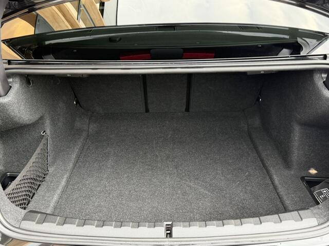 BMW 3-SERIE 330i xDrive M-sport | 360 Camera | Keyless | Sfeerverlichting |