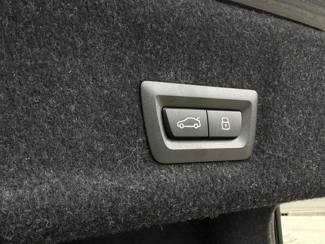 BMW 3-SERIE 330i xDrive M-sport | 360 Camera | Keyless | Sfeerverlichting |