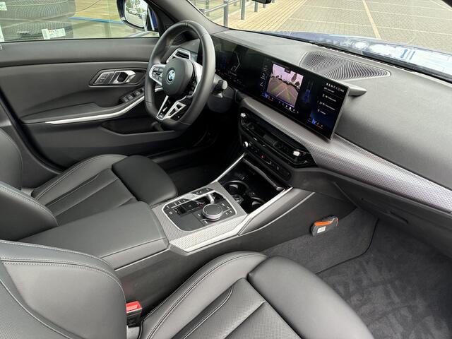 BMW 3-SERIE 330e M Sport Automaat / Trekhaak / Schuif-kanteldak / Sportstoelen / Comfort Access / Achteruitrijcamera / Cruise Control