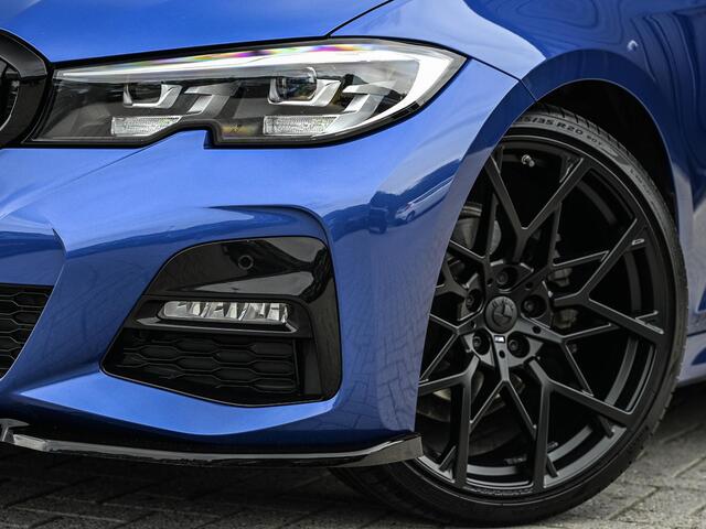 BMW 3-SERIE 318i High Executive M-Sport | M-Performance | Stoelverwarming | Ambiance Interieur | PDC V+A | Cruise Control |