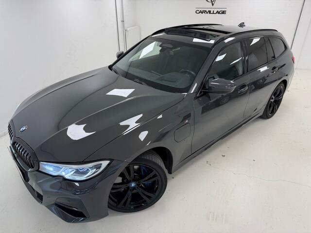 BMW 3-SERIE Touring 330e M-Sport Plus | Dravit Grau | Panoramadak | Memory stoelen |