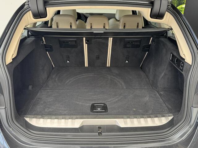 BMW 3-SERIE Touring 330e Business Edition Plus | Leder | Achteruitrijcamera | Panoramadak | Stoelverwarming |